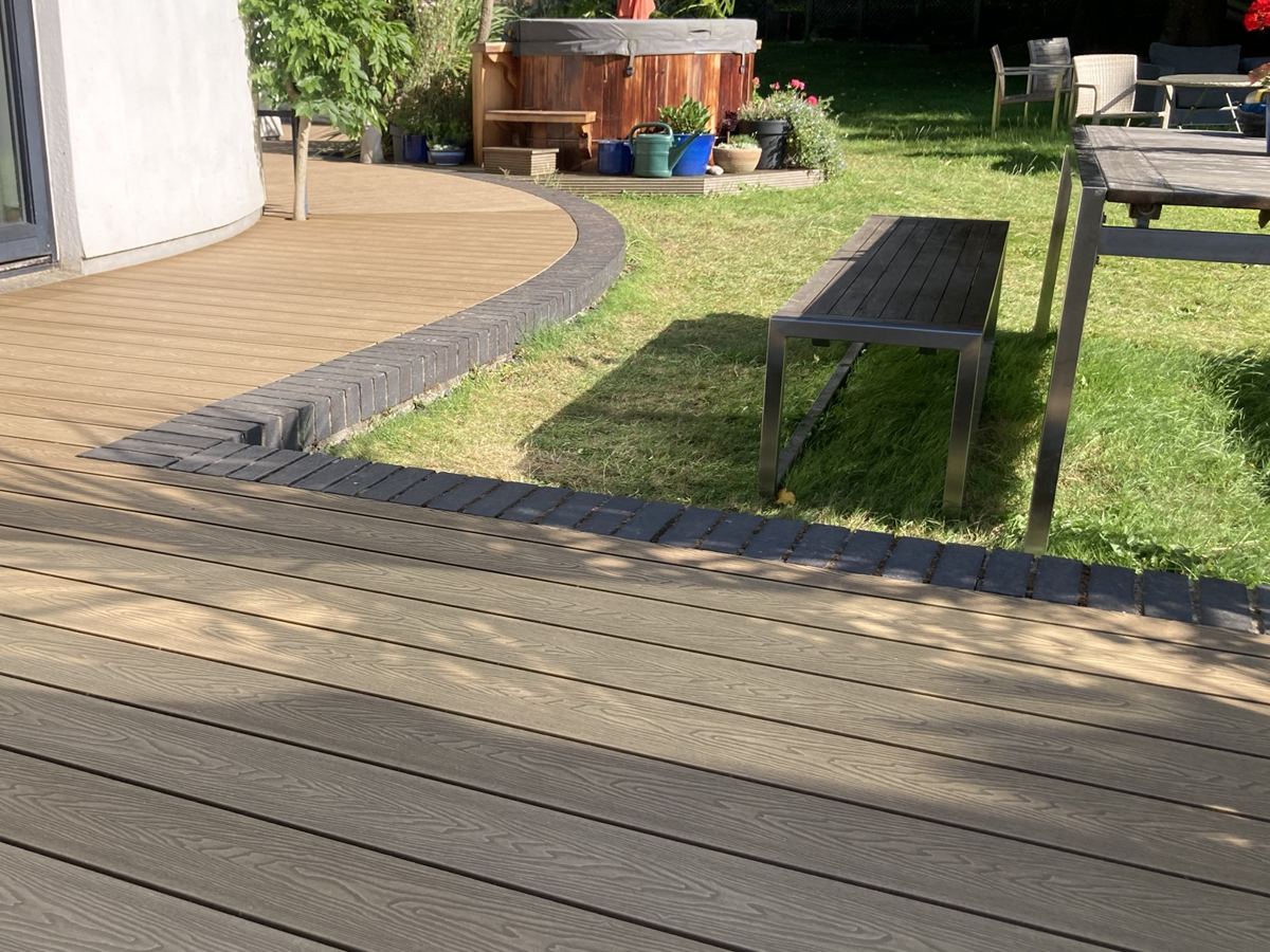 Job for Wendy: curved composite deck replacement